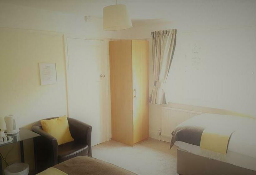 Habitació Triple Estàndard, Hampton Lodge En Suite Rooms With Free Parking