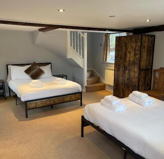 Номер Стандарт, Rylands Farmhouse