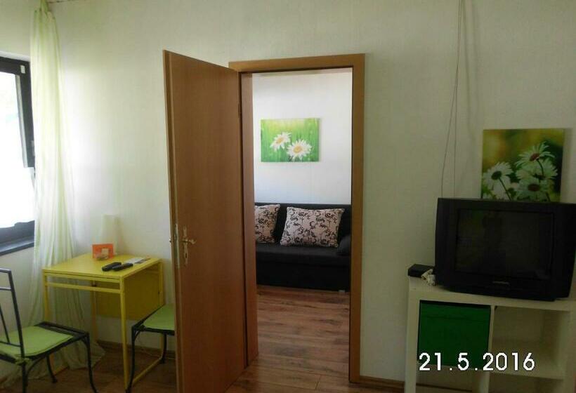 غرفة عائلية, Pension Sonnenschein