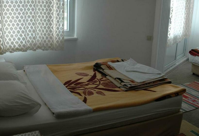 اتاق استاندارد سه نفره, Anadolu