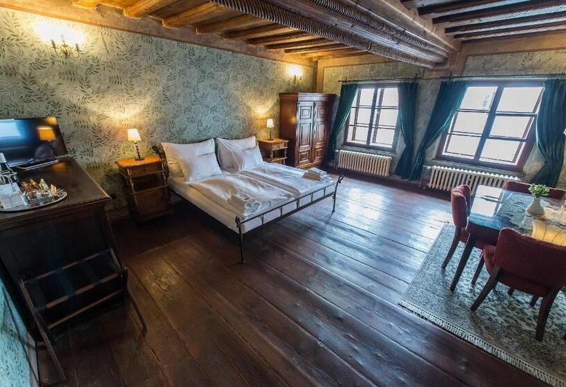 套房, Alt Straninger