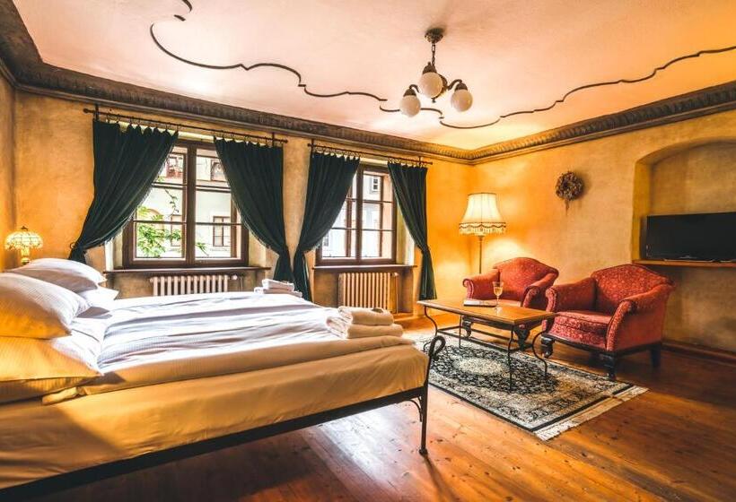 豪华房间, Alt Straninger