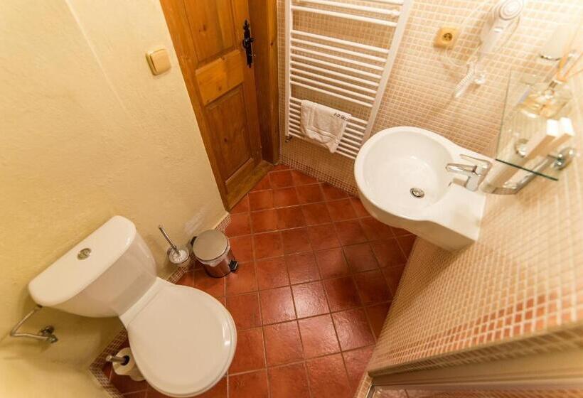 豪华房间, Alt Straninger