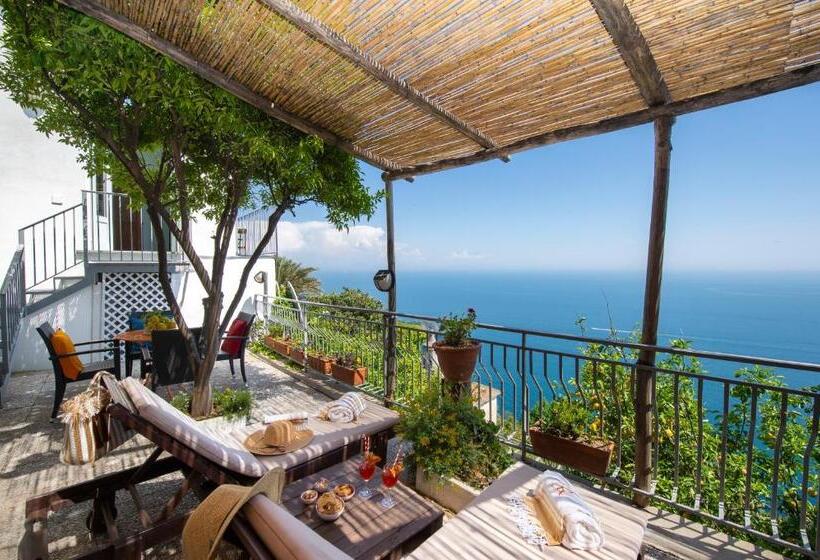 Апартаменты 1 Спальня Вид на Море, Amalfi Residence