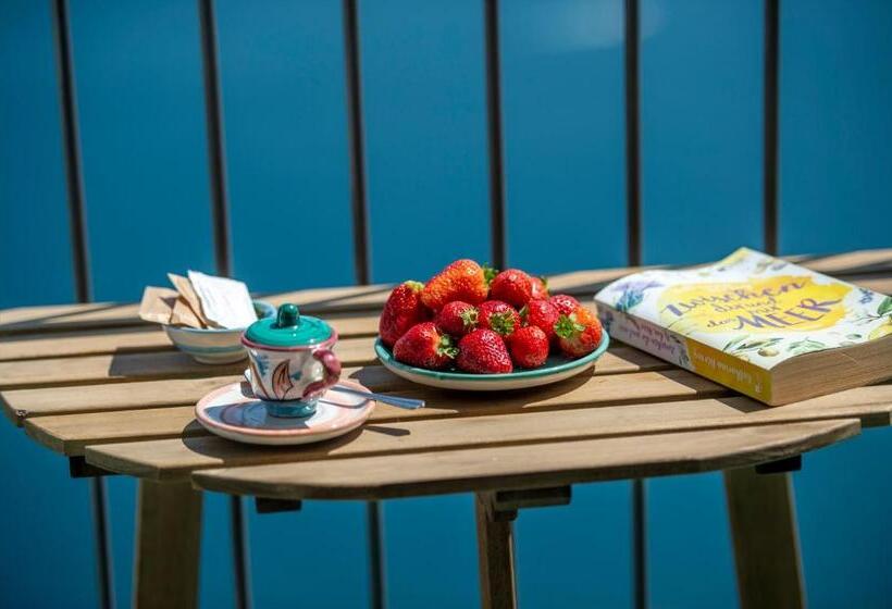 Апартаменты 1 Спальня Вид на Море, Amalfi Residence