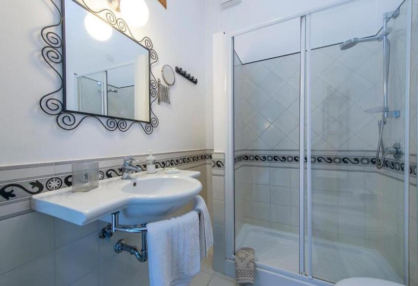 غرفة قياسية مطلّة علي البحر مزوَّدة بتراس, Amalfi Residence