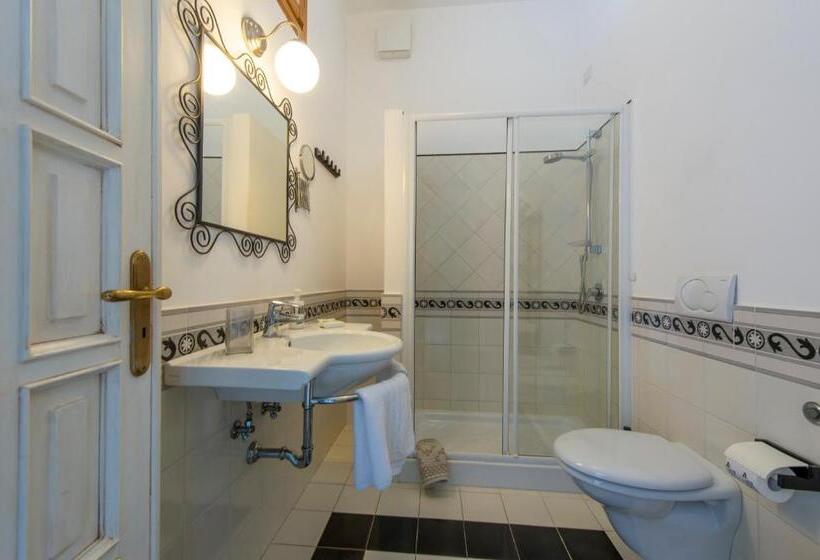 غرفة قياسية مطلّة علي البحر مزوَّدة بتراس, Amalfi Residence