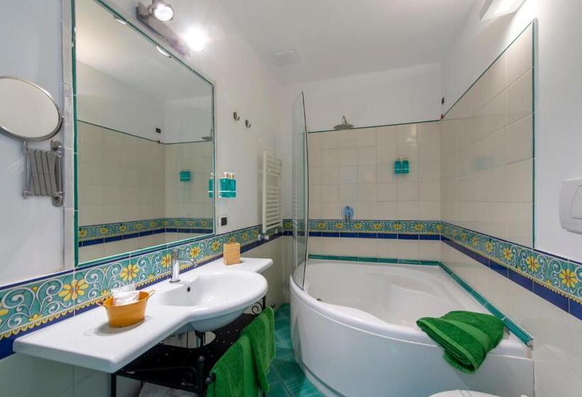 شقة غرفة واحدة مطلة على البحر, Amalfi Residence