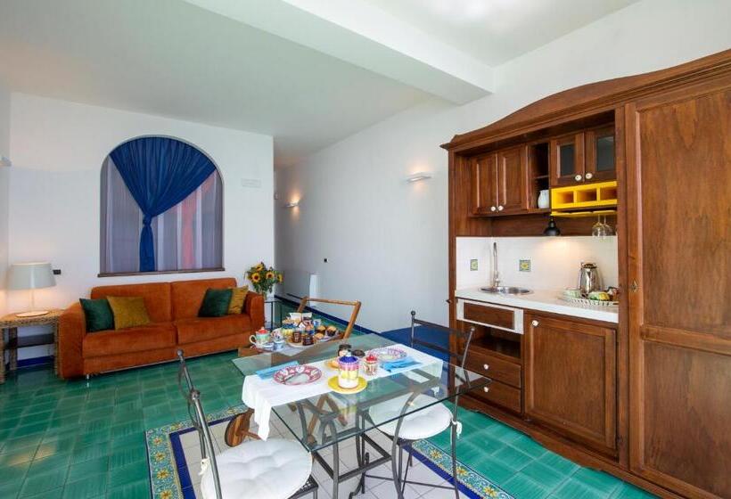 شقة غرفة واحدة مطلة على البحر, Amalfi Residence