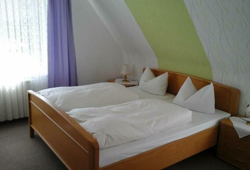 اتاق استاندارد سه نفره, Amselhof