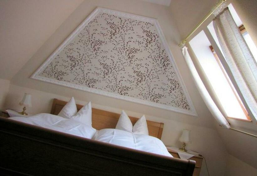 اتاق استاندارد سه نفره, Amselhof