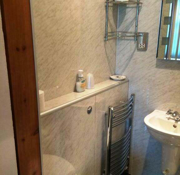 חדר סטנדרט לשלושה, Bellevue Guest House