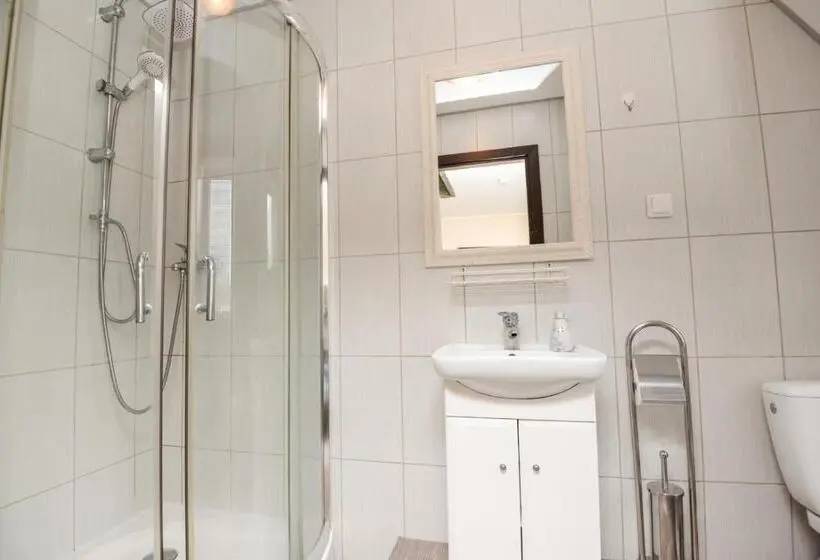 اتاق اکونومی, Columba Livia Guesthouse