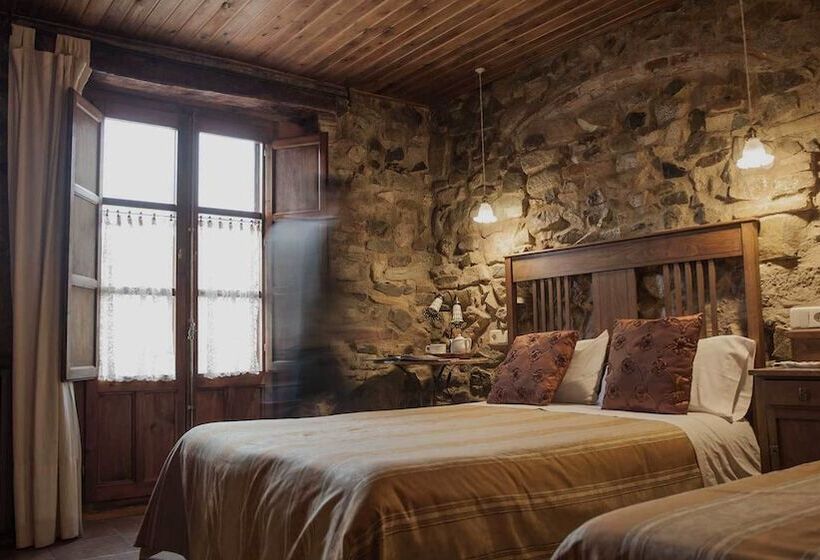 スタンダードルーム, Les Velles Escoles