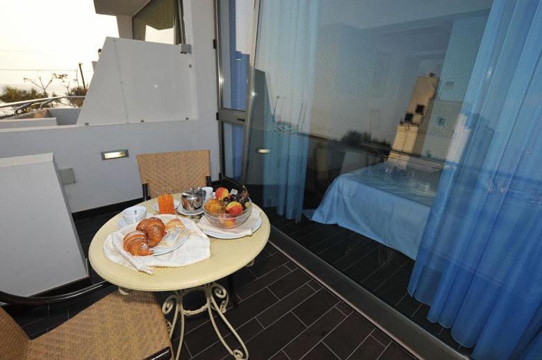 标准三人间, Nauticus Hotel Ugento