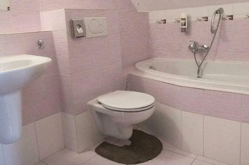 آپارتمان 1 خوابه با بالکن, Penzión Lampáš