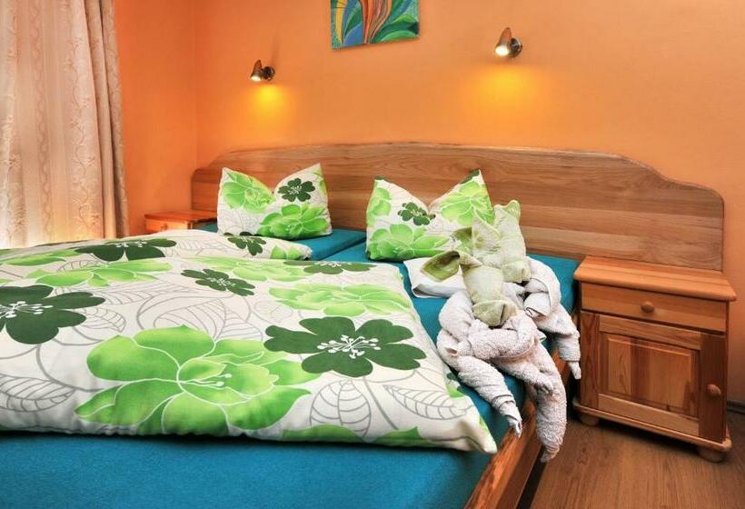 اتاق استاندارد سه نفره, Penzión Lampáš