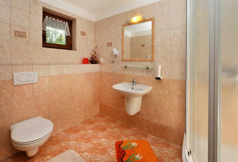 اتاق استاندارد با بالکن, Penzión Lampáš