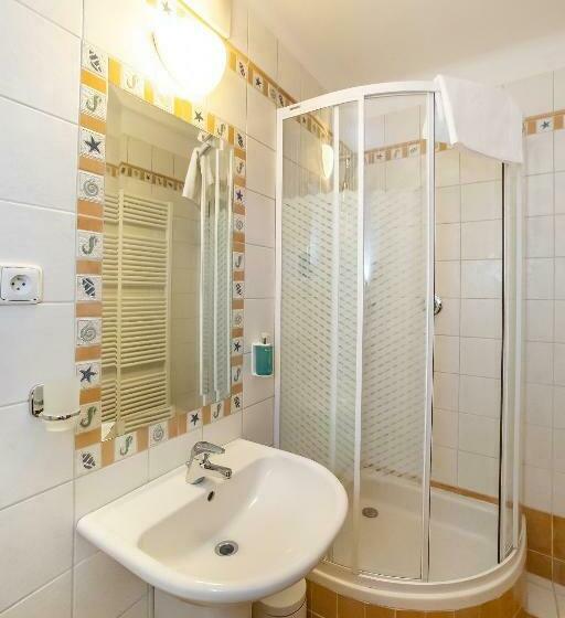 1ベッドルームアパートメント, Penzion Maštal