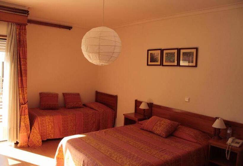 4인용 스탠다드 룸, Residencial Dom Manuel