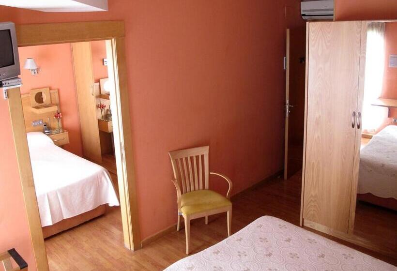 غرفة عائلية, Sol Mediterraneo