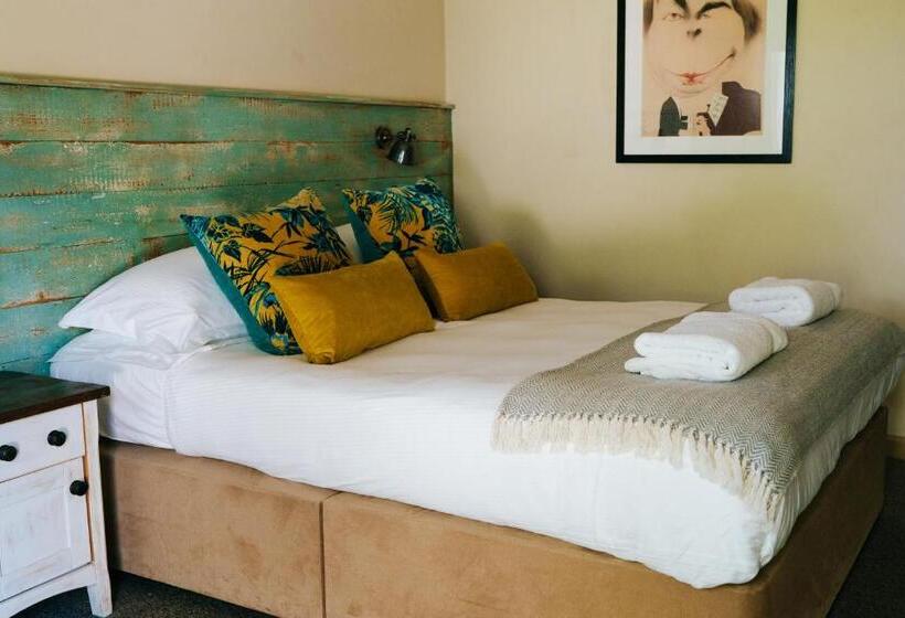 スタンダードルーム, The Running Horse