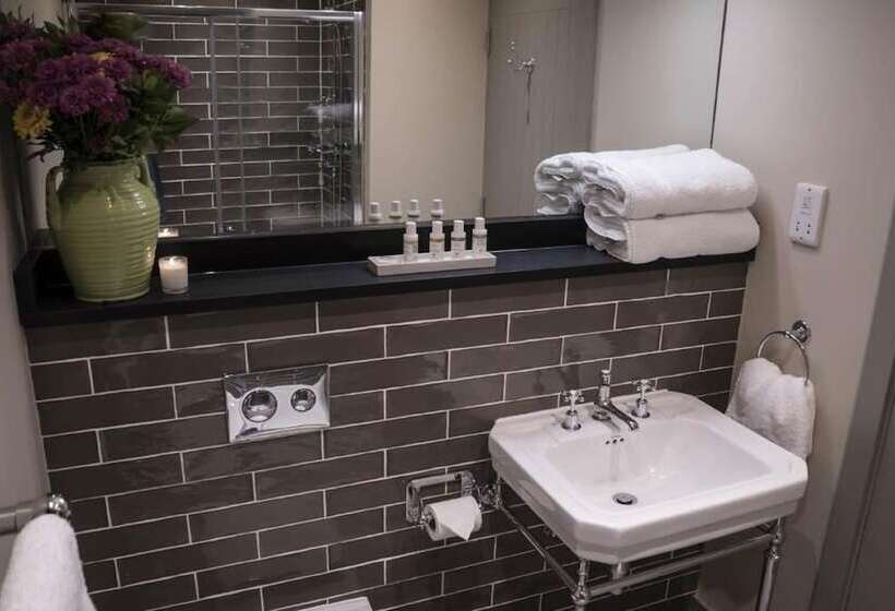 スタンダードルーム, The Running Horse