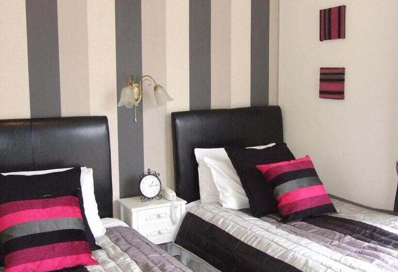 غرفة قياسية, Wereham House