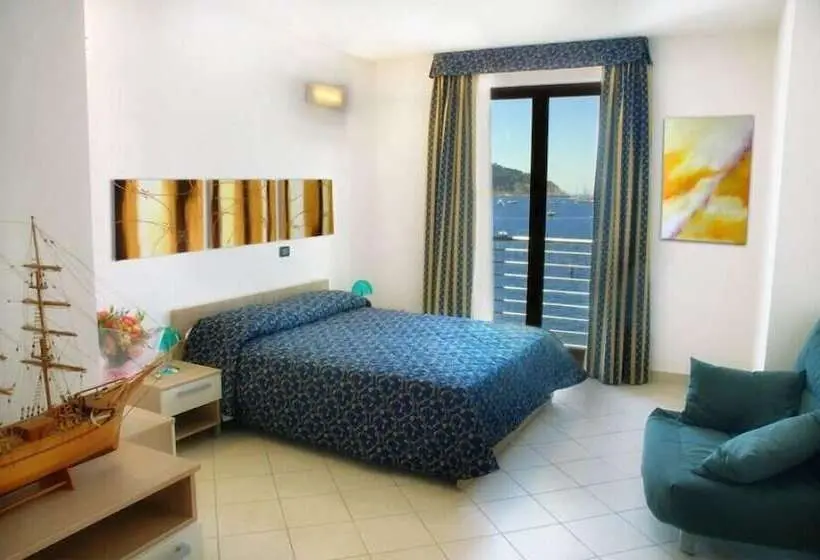 اتاق استاندارد سه نفره, Residence Le Terrazze