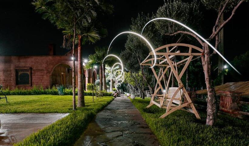 سوییت خانوادگی, Chez Mamouchthka