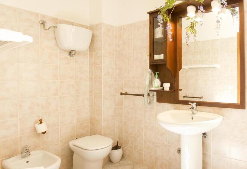 חדר סטנדרט לארבעה, Agriturismo Casale Le Burgne