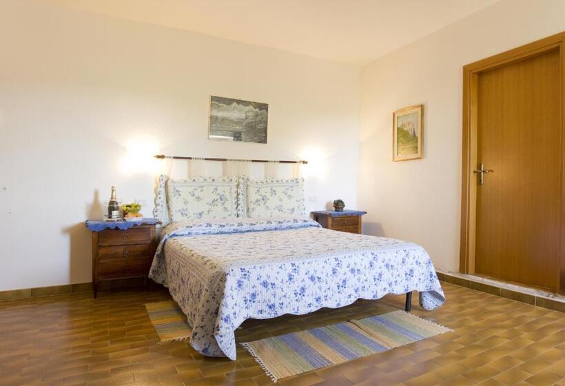 חדר סטנדרט לארבעה, Agriturismo Casale Le Burgne