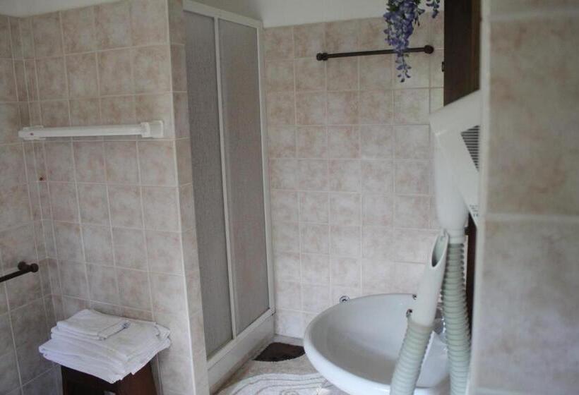 חדר משפחתי, Agriturismo Casale Le Burgne