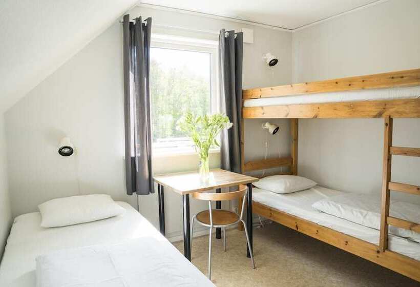 חדר סטנדרט לשלושה, Mellbystrand Vandrarhem & Stugor Solstickan