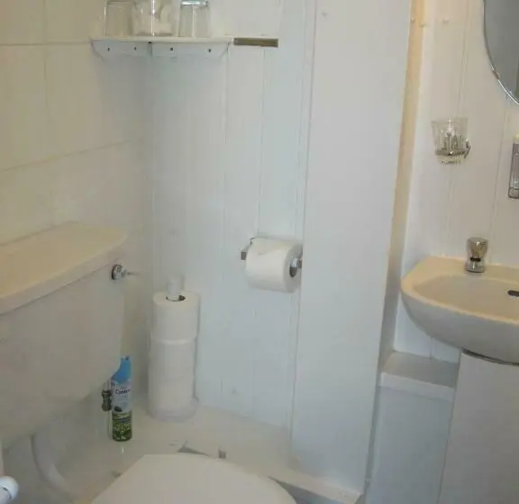 スタンダードルーム, Channel View Guest House