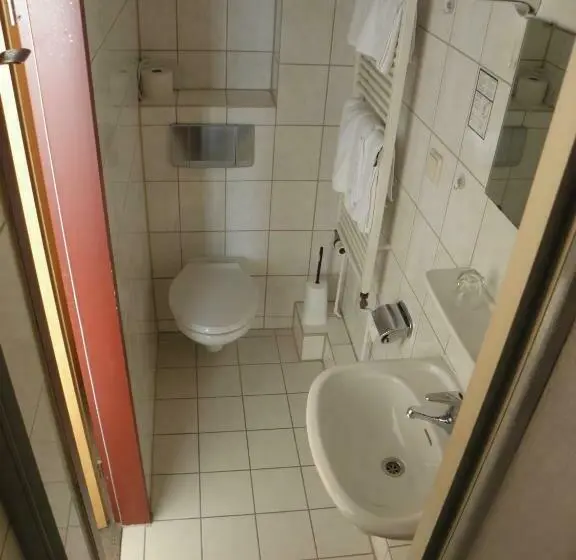 Standard Yhden Hengen Huone, Gasthof Breeger Bodden