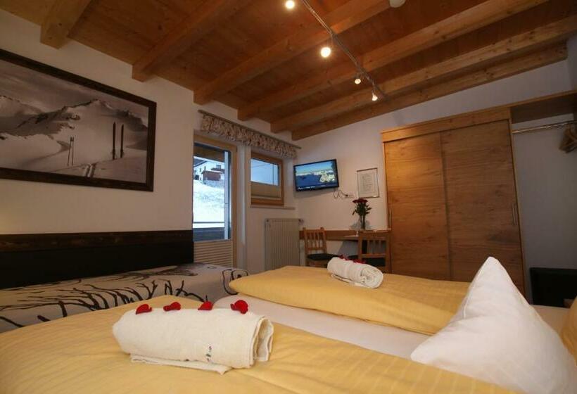 Quarto Triplo Estandar, Gästehaus Alpina