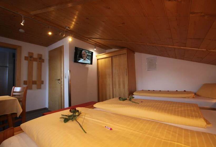 Cameră Triplă Standard, Gästehaus Alpina