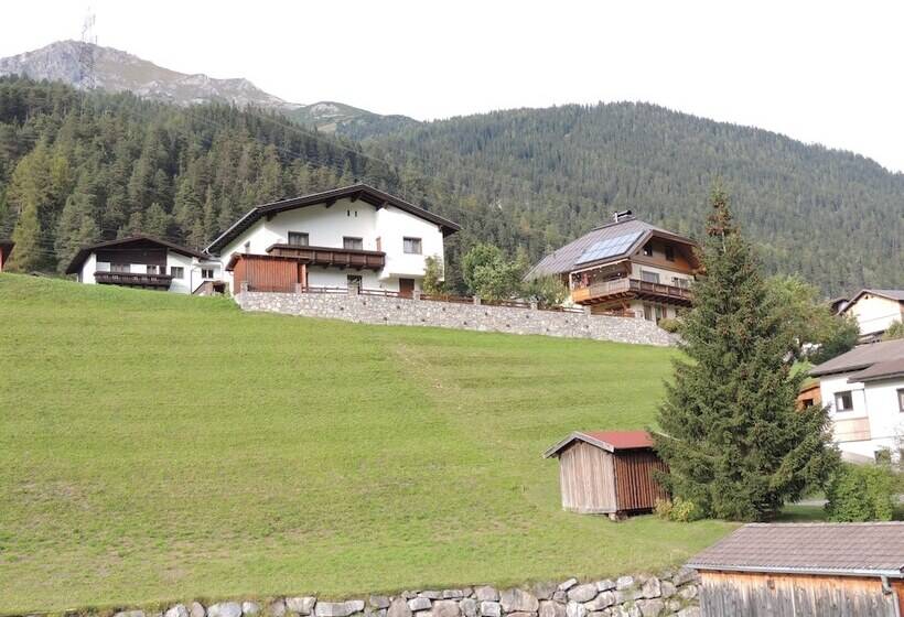3-Bett-Standardzimmer, Gästehaus Alpina