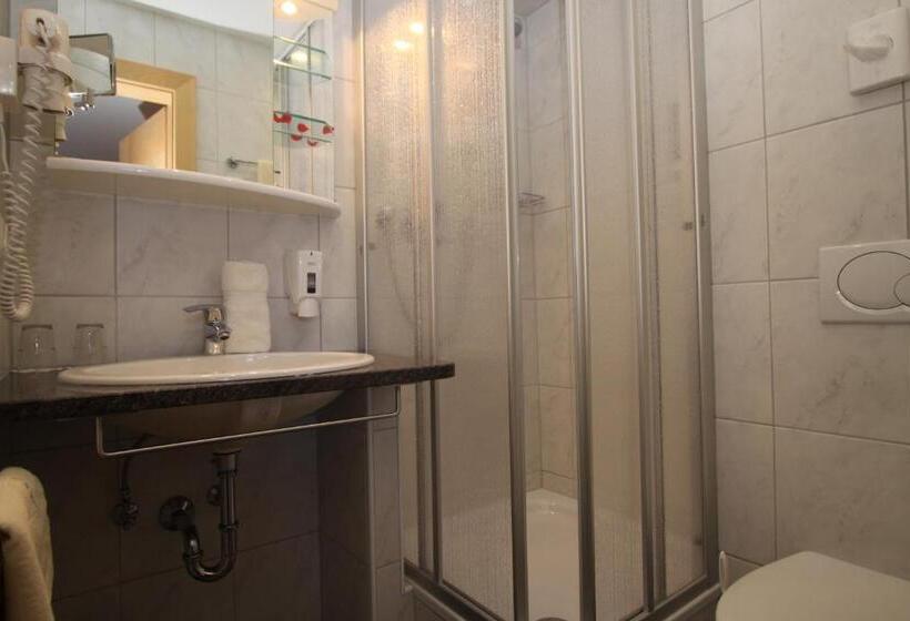 3 Szobás Apartman, Gästehaus Alpina