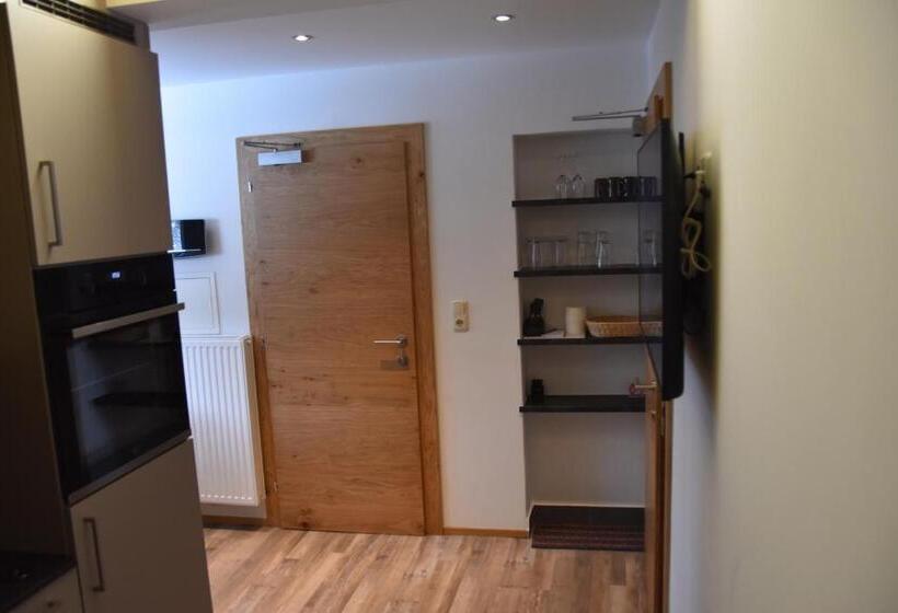 3 Szobás Apartman, Gästehaus Alpina