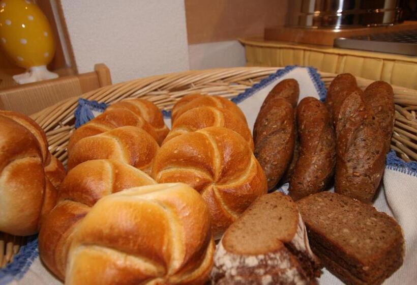 Apartament 2 Dormitoare, Gästehaus Alpina