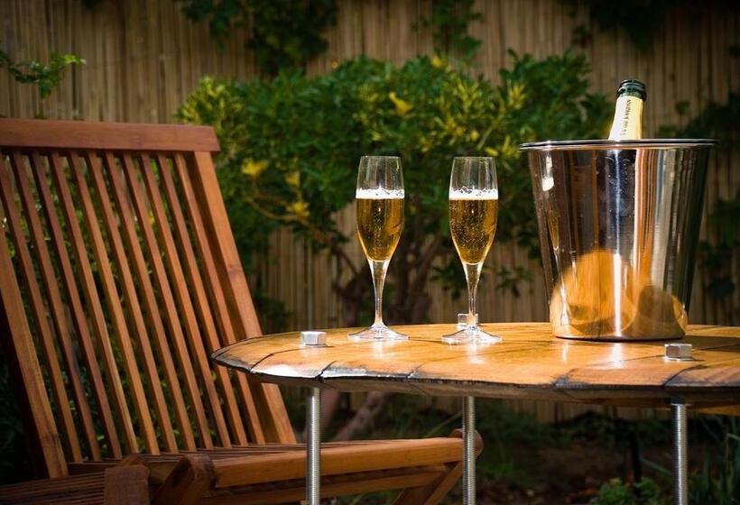 דירת חדר נוף לגינה, House Of House Guest House