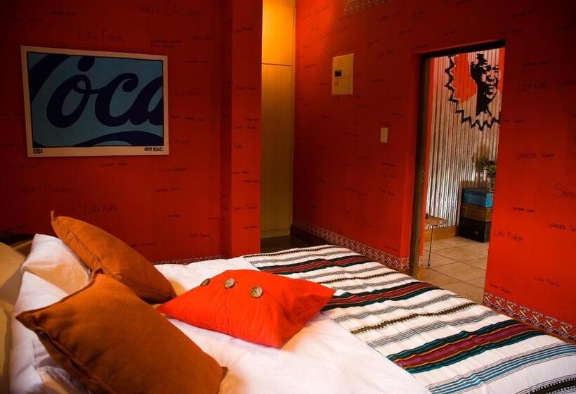 סוויטה משפחתית, House Of House Guest House