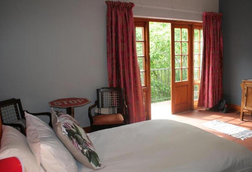 סוויטה עם מרפסת, House Of House Guest House