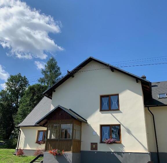 شقة 4 غرف, Penzion Na Bobrovníku