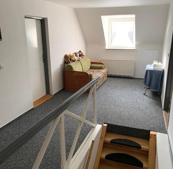 شقة 4 غرف, Penzion Na Bobrovníku