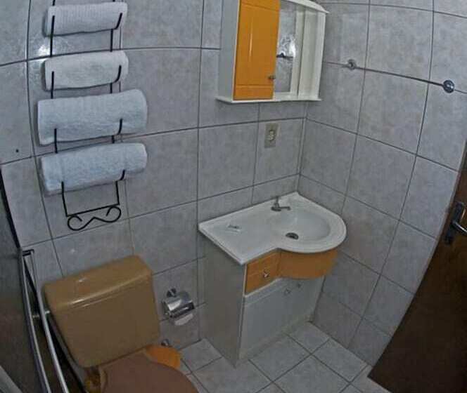 کلبه ییلاقی, Pousada Do Taxo