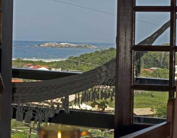 کلبه ییلاقی, Pousada Do Taxo