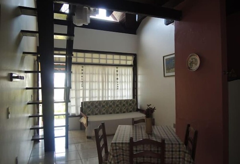 کلبه ییلاقی, Pousada Do Taxo